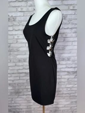 FASHION NOVA SIZE MEDIUM M BLACK SLEEVELESS MINI DRESS W/ CUTOUTS LOT5714